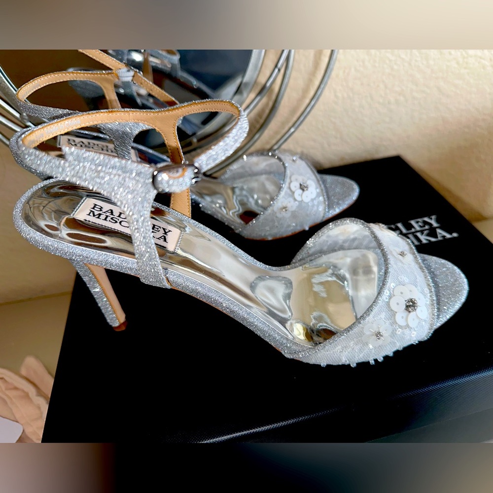 Brand new BADGLEY MISCHKATerran Embellished Glitter Stiletto heels.
